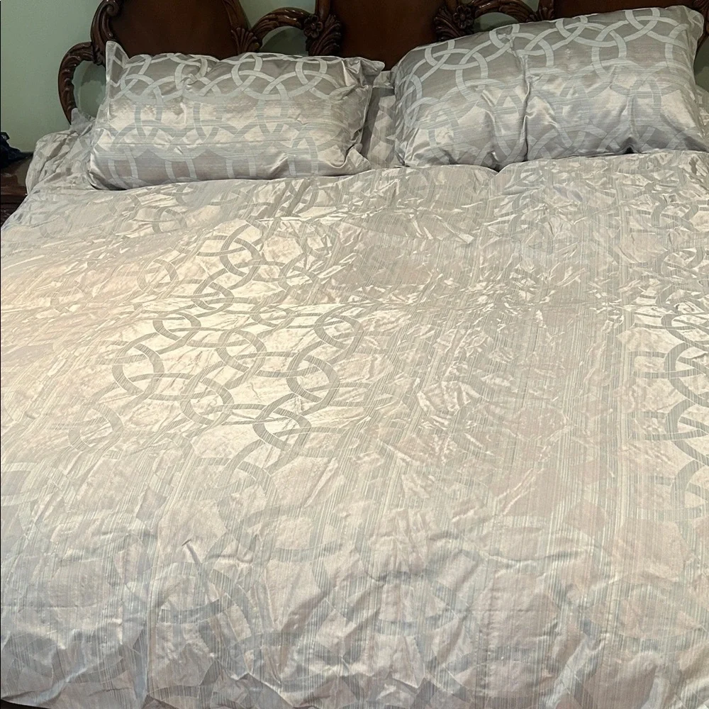 Hotel Collection King Size Cover + 2 pillow covers and Dow Feather Insert